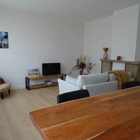 Cosy In In Free Parking Zone Apartment