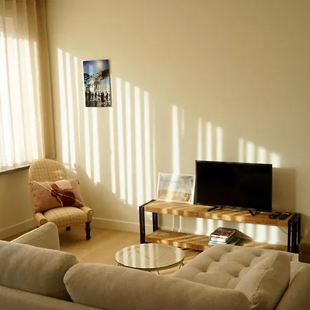 Cosy In In Free Parking Zone Apartment